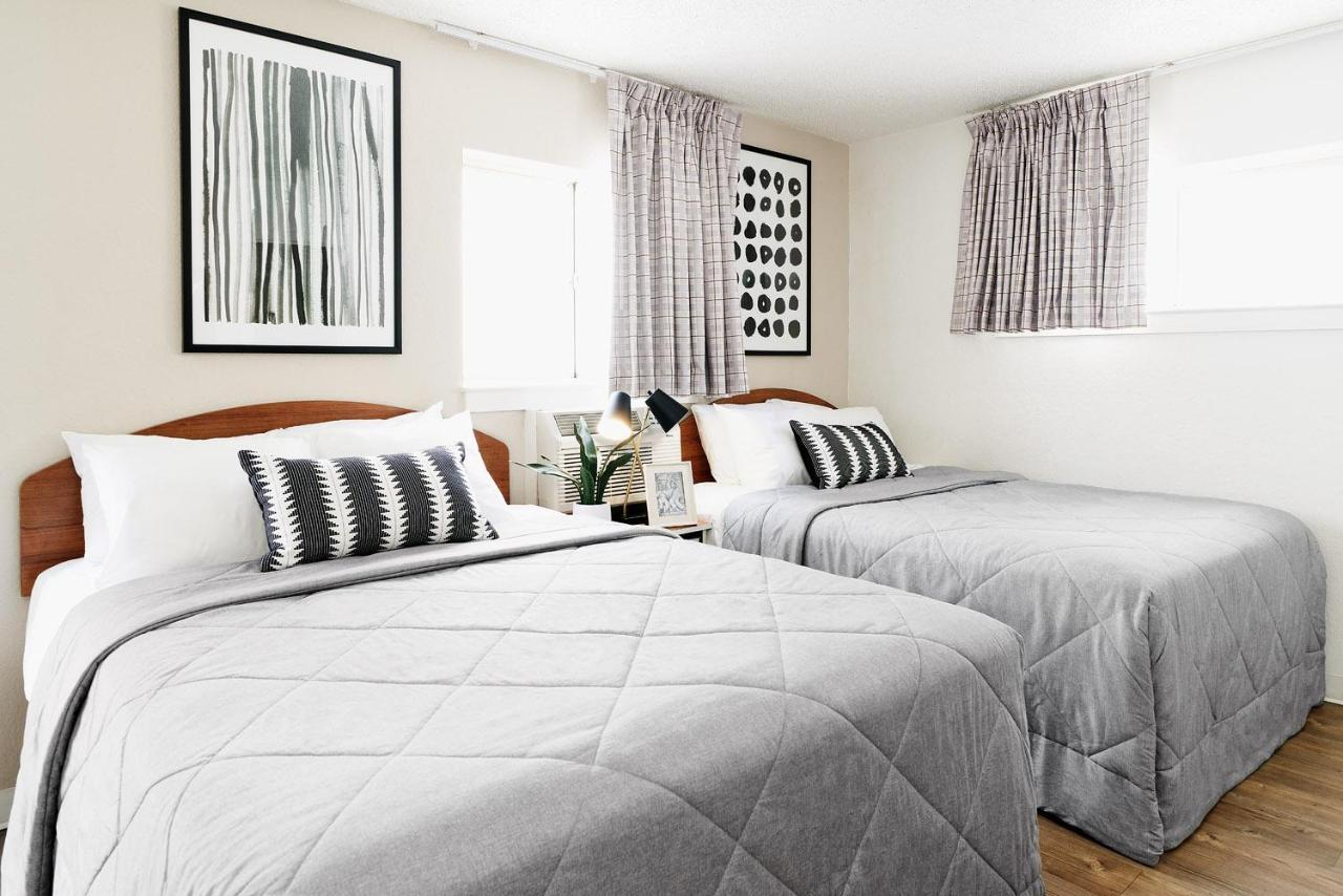 Intown Suites Extended Stay Houston Tx - Hobby Airport エクステリア 写真