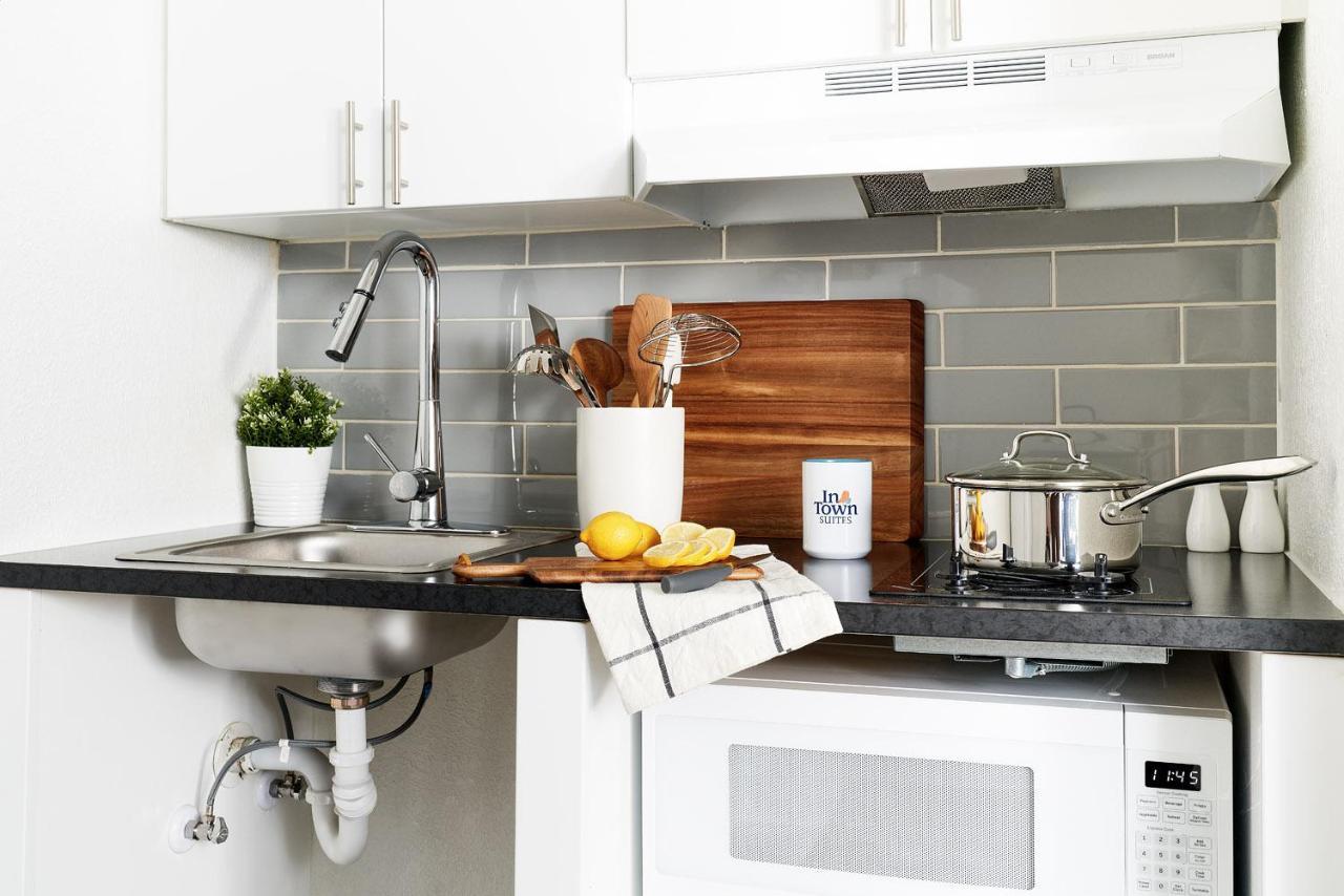 Intown Suites Extended Stay Houston Tx - Hobby Airport エクステリア 写真