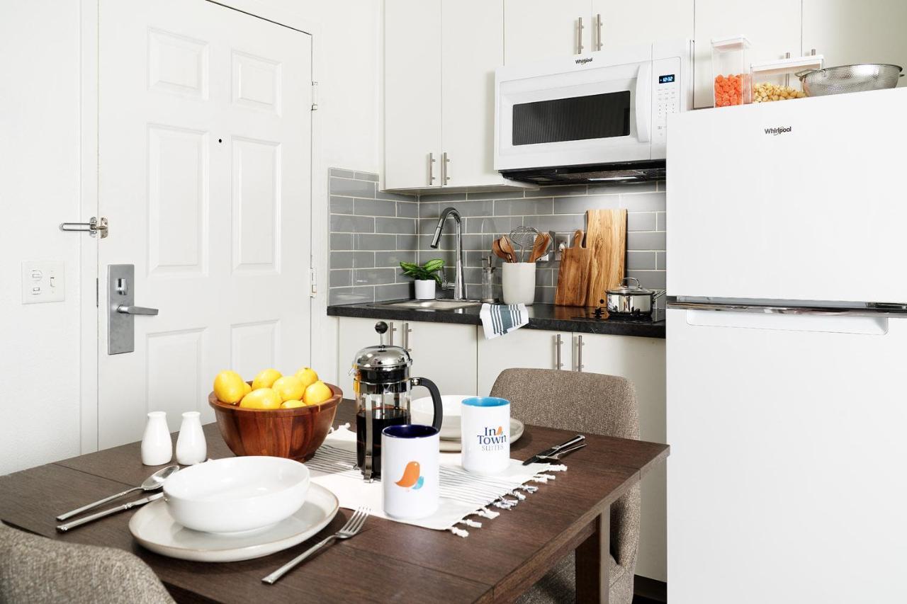 Intown Suites Extended Stay Houston Tx - Hobby Airport エクステリア 写真
