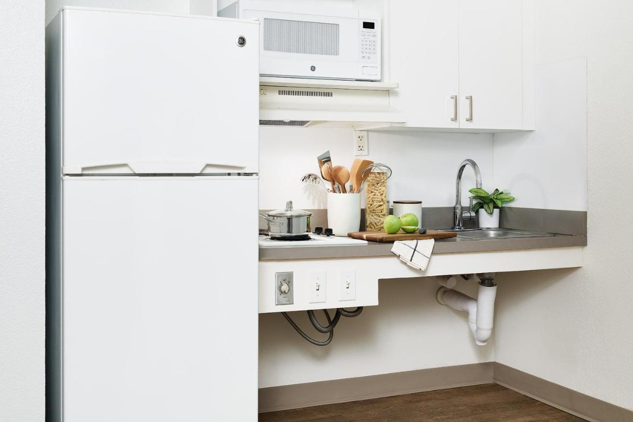 Intown Suites Extended Stay Houston Tx - Hobby Airport エクステリア 写真