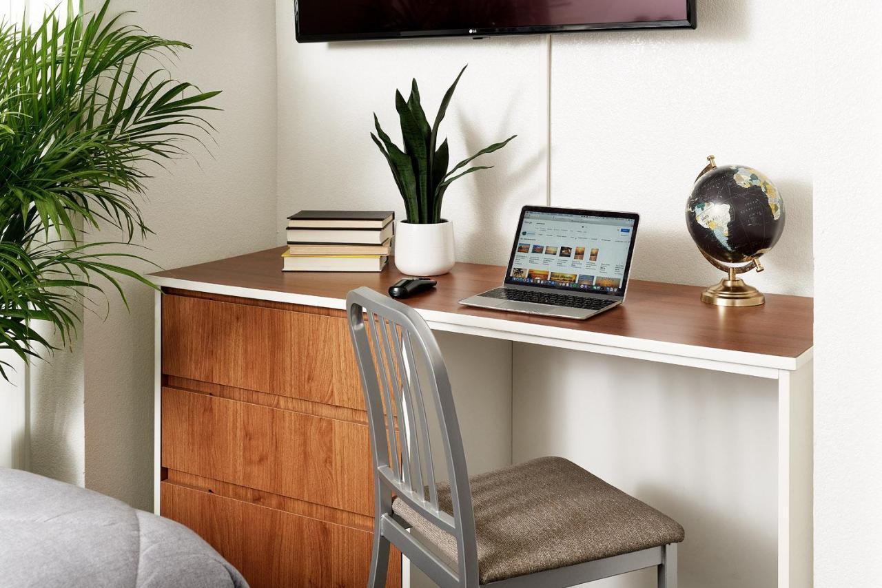 Intown Suites Extended Stay Houston Tx - Hobby Airport エクステリア 写真
