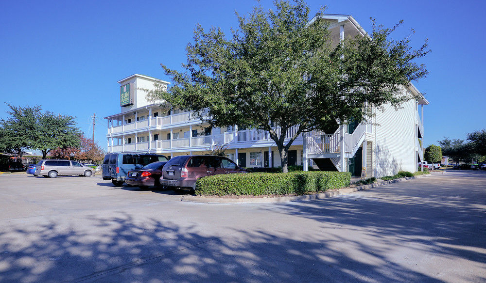 Intown Suites Extended Stay Houston Tx - Hobby Airport エクステリア 写真