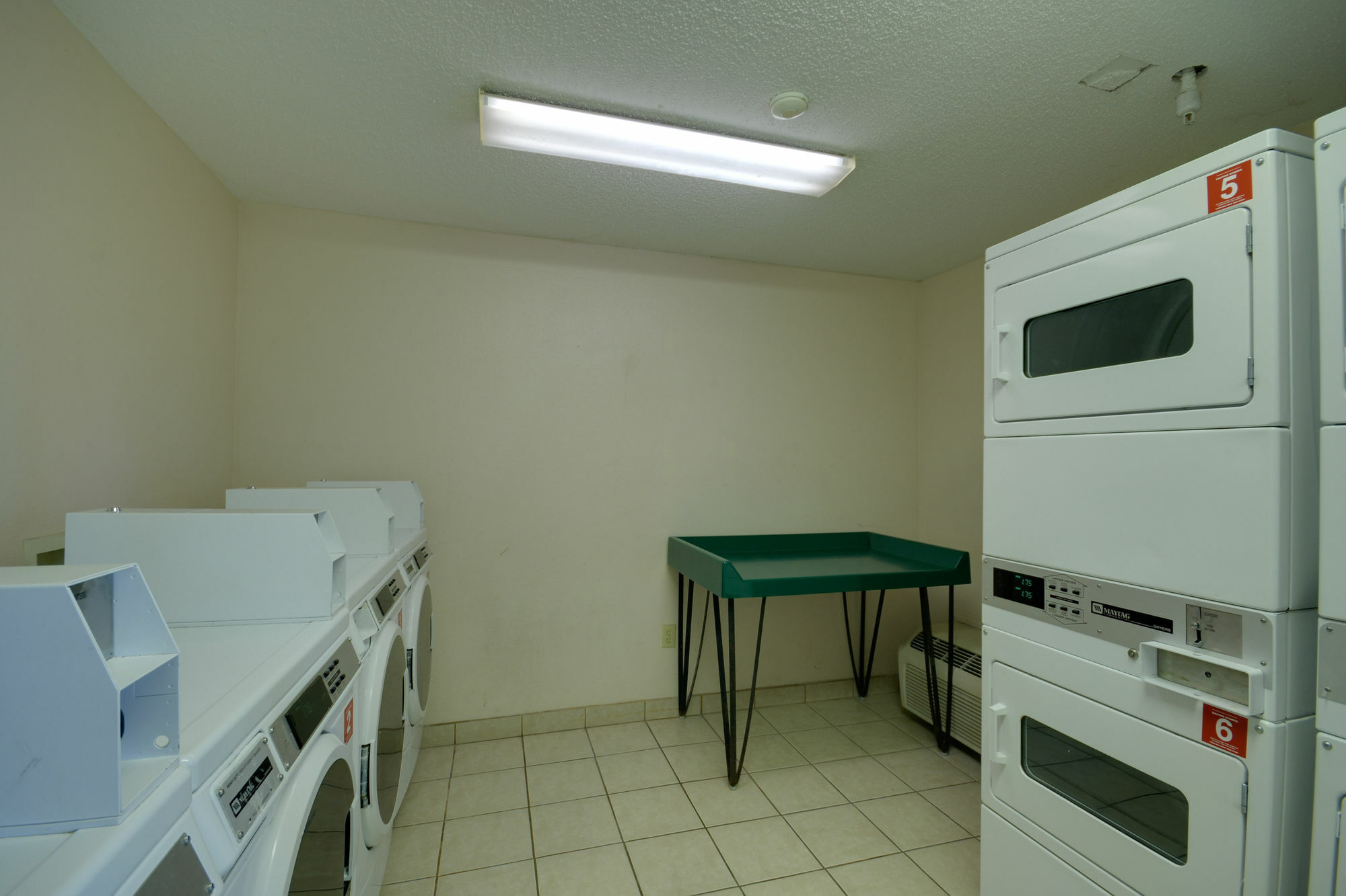 Intown Suites Extended Stay Houston Tx - Hobby Airport エクステリア 写真